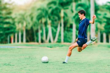 日本足协决定大岩刚带领日足冲击下届世界杯！森保一执教到亚洲杯｜亚博网址官方网站（配图示意）